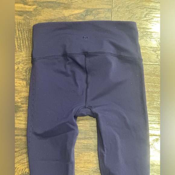 Lululemon Reveal 7/8 Leggings - Picture 8 of 8